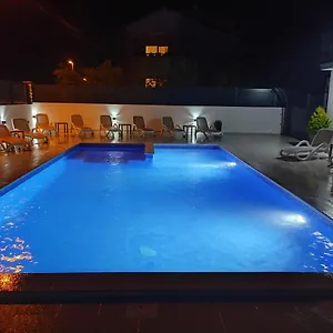 Viktor And Guest house